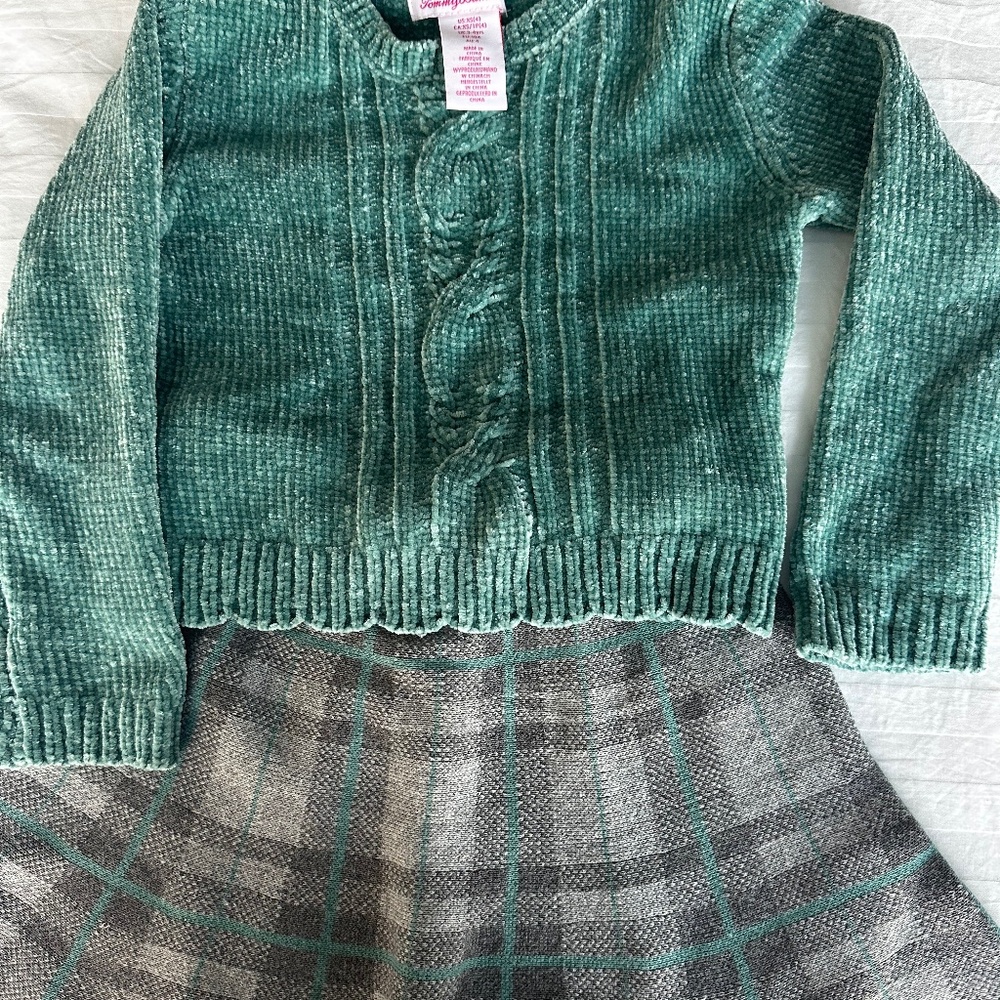 Girls 2 piece Knit Set - EUC size XS 4